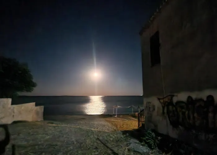 Oneiro Nisi * Parálion Ástros