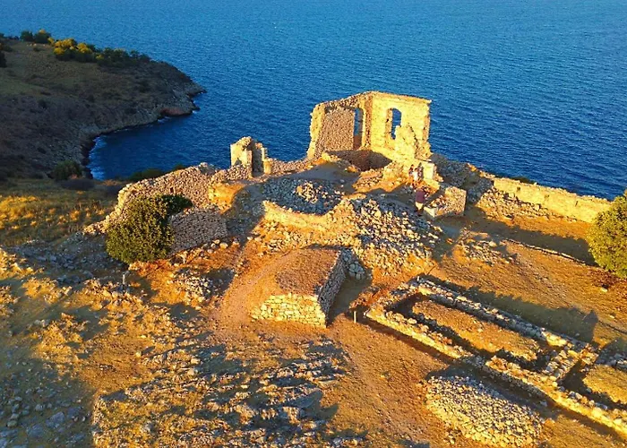 Nyaraló Oneiro Nisi *